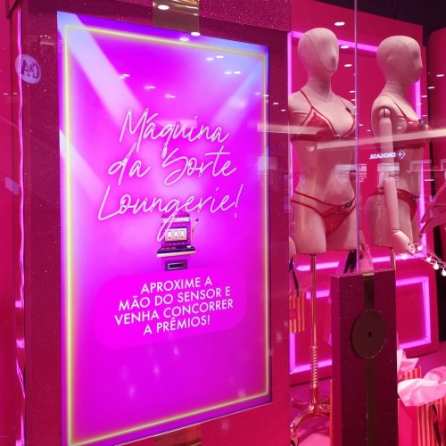 Loungerie - Vitrine Interativa Loungerie