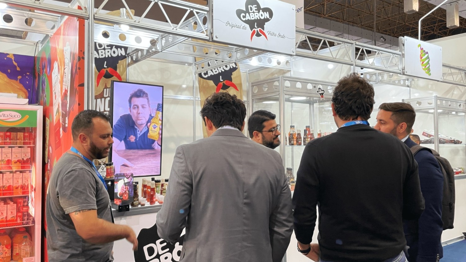  - Alice Wonders at APAS Show 2022 - 6