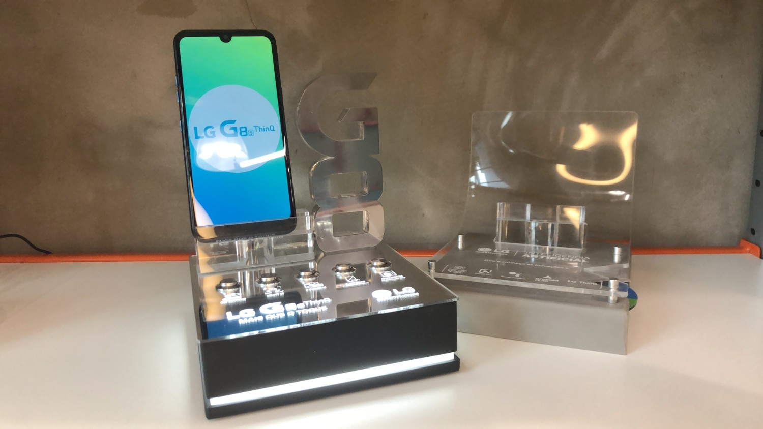 LG - LG  Smartphones Interactive Display - 4